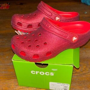 Crocs classic glitter clog cherry red